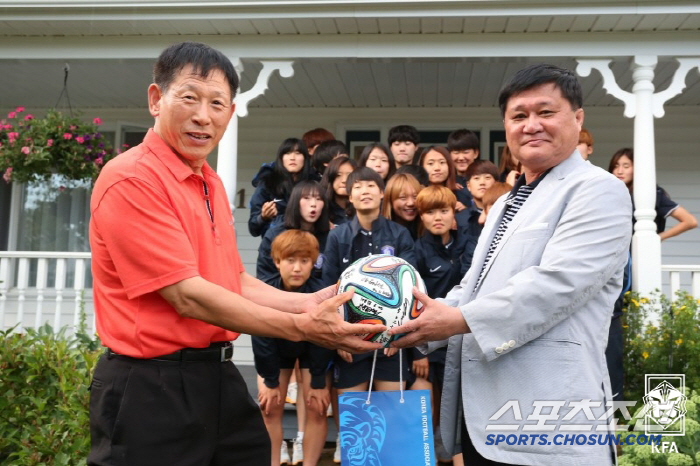 '여축 황금세대' 이끈 오규상 여자축구연맹 회장 별세...향년 68세