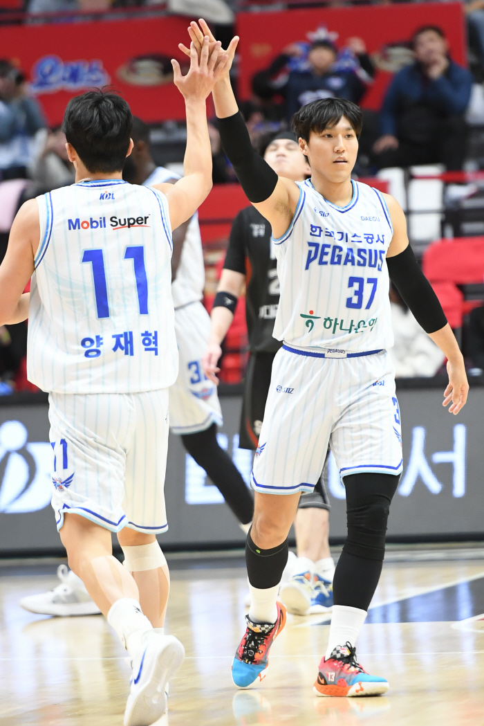 '만났다 하면 대승이네' 가스공사, KCC 97-71 대파 선두추격 재시…