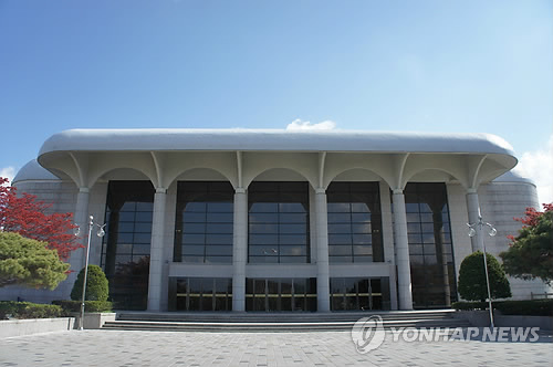 춘천문화재단 효율성 강화…관람료 인상·무대 리모델링