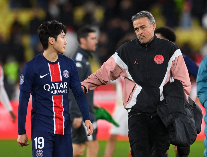 "이강인 PSG 수준 아니다, 짜증난다" 무근거 혹평...묵묵히 뛴 이강…