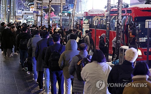 권익위 "국민 70% 버스정류장 개선 필요하다 인식"