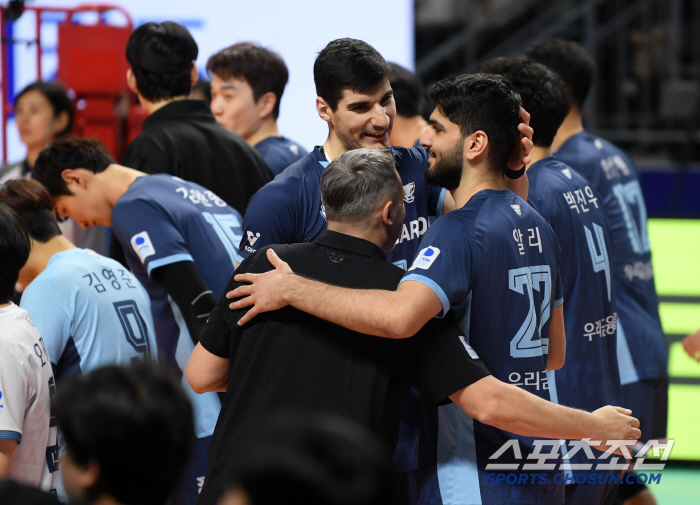 "아내가 한국 온다!" 승리한 외인 감독 함박미소→"승부수 던진다" 단2…