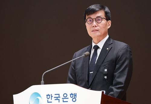 이창용 "최상목 권한대행 도와야…경제 안정 토대 마련"