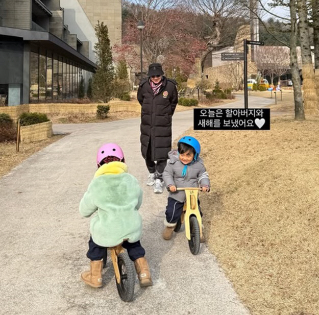 '선우은숙 며느리' 최선정, 시父 이영하와 새해 맞았다..여행 떠나 '행…