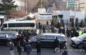 평일 아침 尹 영장 집행 나선 공수처…'신속 집행'에 방점