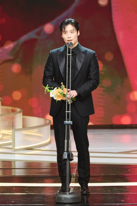 [SC이슈] 치열했던 'MBC 연기대상', 주인공은 한석규…이하늬-유연석…