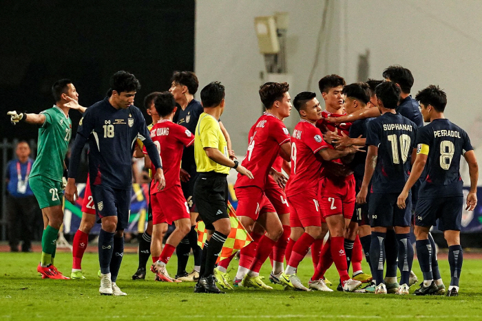 '춤신'식사마 우승 자축 힙합댄스에 베트남이 '들썩들썩'…동남아축구 정상…