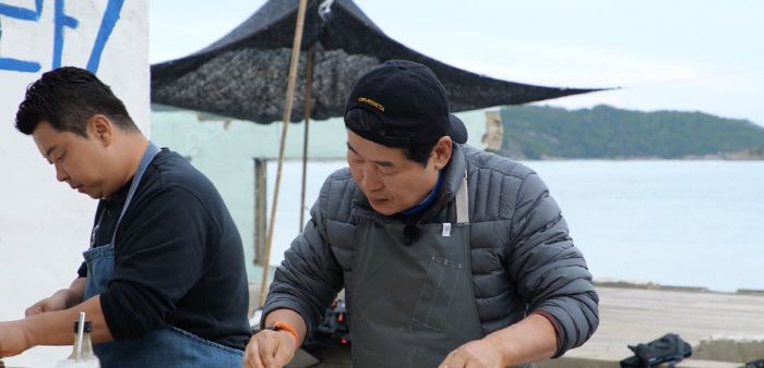 식빵도 새우도 없는 무인도서…이연복, 신개념 멘보샤 만든다('푹다행')