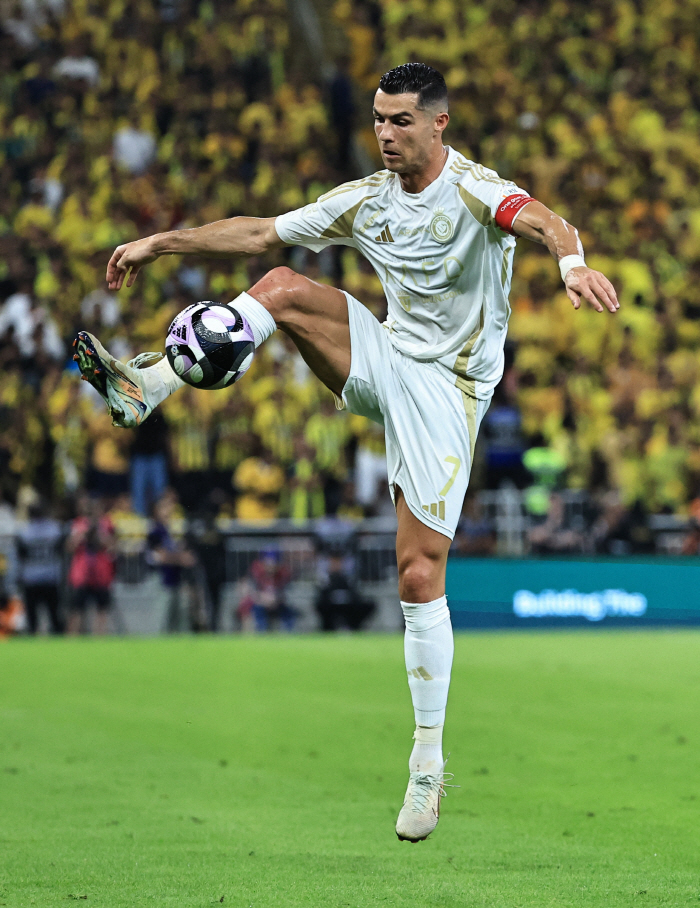 '이강인-김민재와 한솥밥 먹을 뻔' 호날두, PSG-바이에른에 역제안 했…