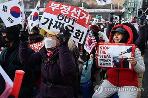 '尹체포 재시도' 긴장 고조 한남동 관저…밤샘집회 아침까지