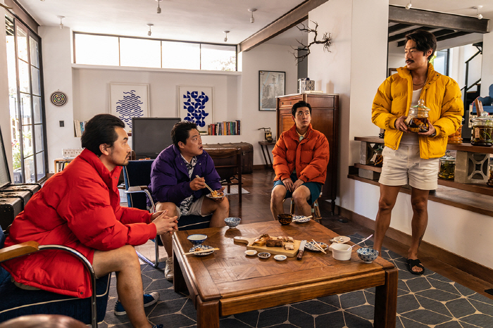 "반전에 반전! 송중기의 변신"…'보고타', 세대별 공감포인트 셋