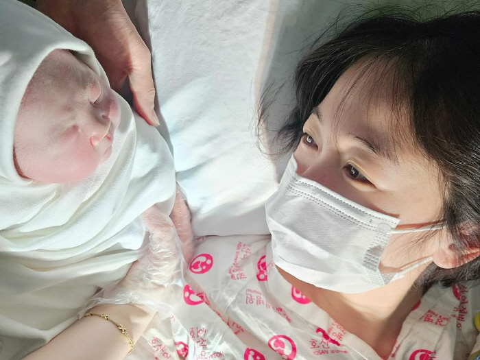 '윤전일♥' 김보미, 생후 1일차 둘째 딸 첫 공개 "2.6kg 또쿵이 …