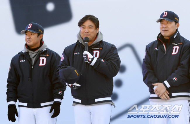 "日 수소문해 영입" 왜 2군 감독 대신 '총괄코치' 맡겼나…두산, 원조…