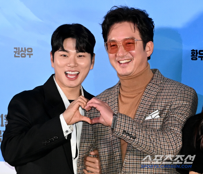 '히트맨2' 이이경 1편 이어 정준호 무릎에 또 앉을 생각, 기대되고 설레