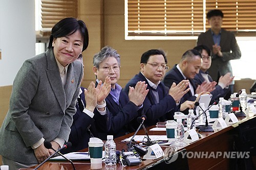 농식품장관 "식품업계, 가격 인상요인 최소화해야"(종합)