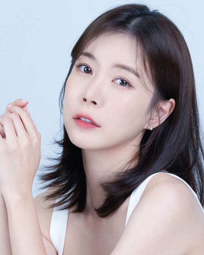 걸스데이 출신 혜리, '스폰 제의' 폭로 "유명기업 대표, 키워준다며 만…
