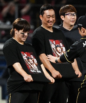 전상현 티셔츠 입은 김선빈과 김태군