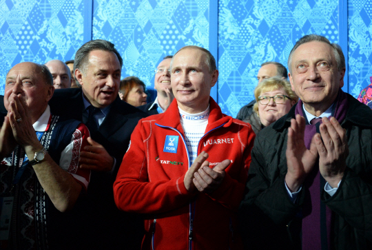 OLY-2014-FSKATE-TEAM-PODIUM