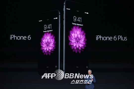 US-APPLE-UNVEILS-IPHONE-6