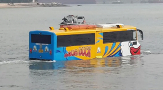 수륙양용버스 국내 첫선, ‘10억 들여 제작’ 물에서 최고 속도는?