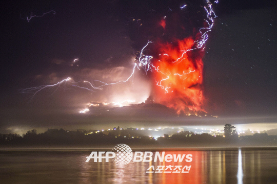 TOPSHOTS-CHILE-VOLCANO-CABULCO