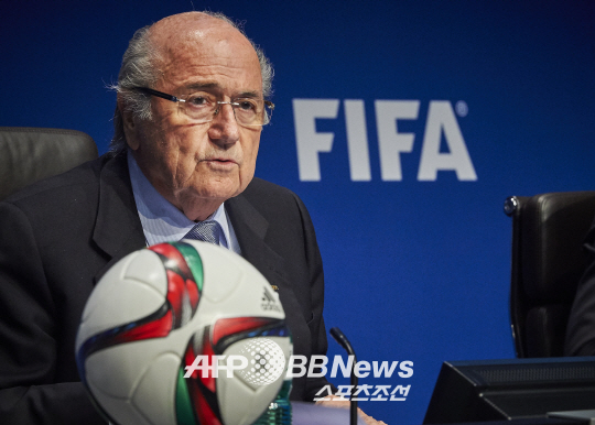 '논란속 당선' 블래터 FIFA 회장의 과제는?