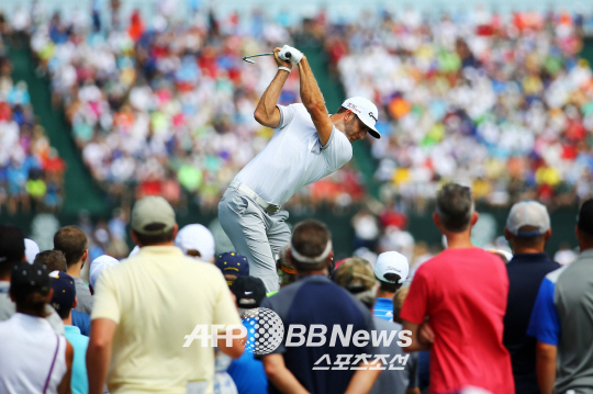 PGA챔피언십 존슨 1라운드 선두, 양용은 15위