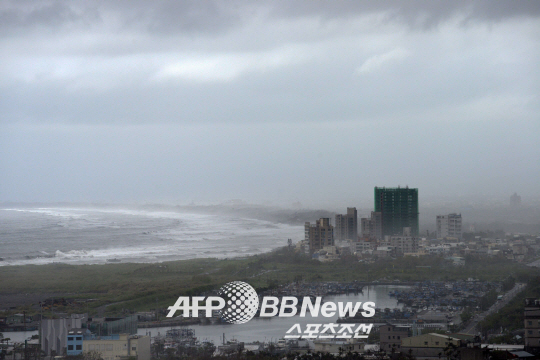 TAIWAN-PHILIPPINES-WEATHER-TYPHOON