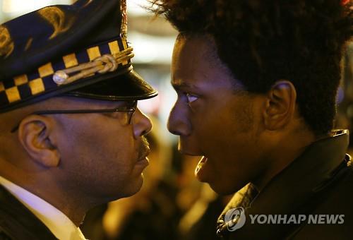 오바마,시카고 흑인살해영상에 "깊은 우려…흑인사회 자제감사"
