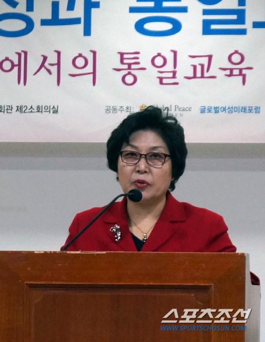 인사말 하는 김미화 GPW 한국회장